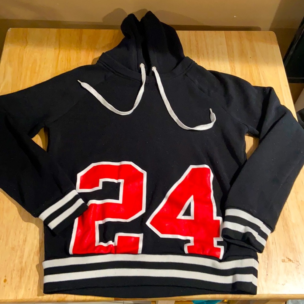 Crop Top 24 Sweatshirt